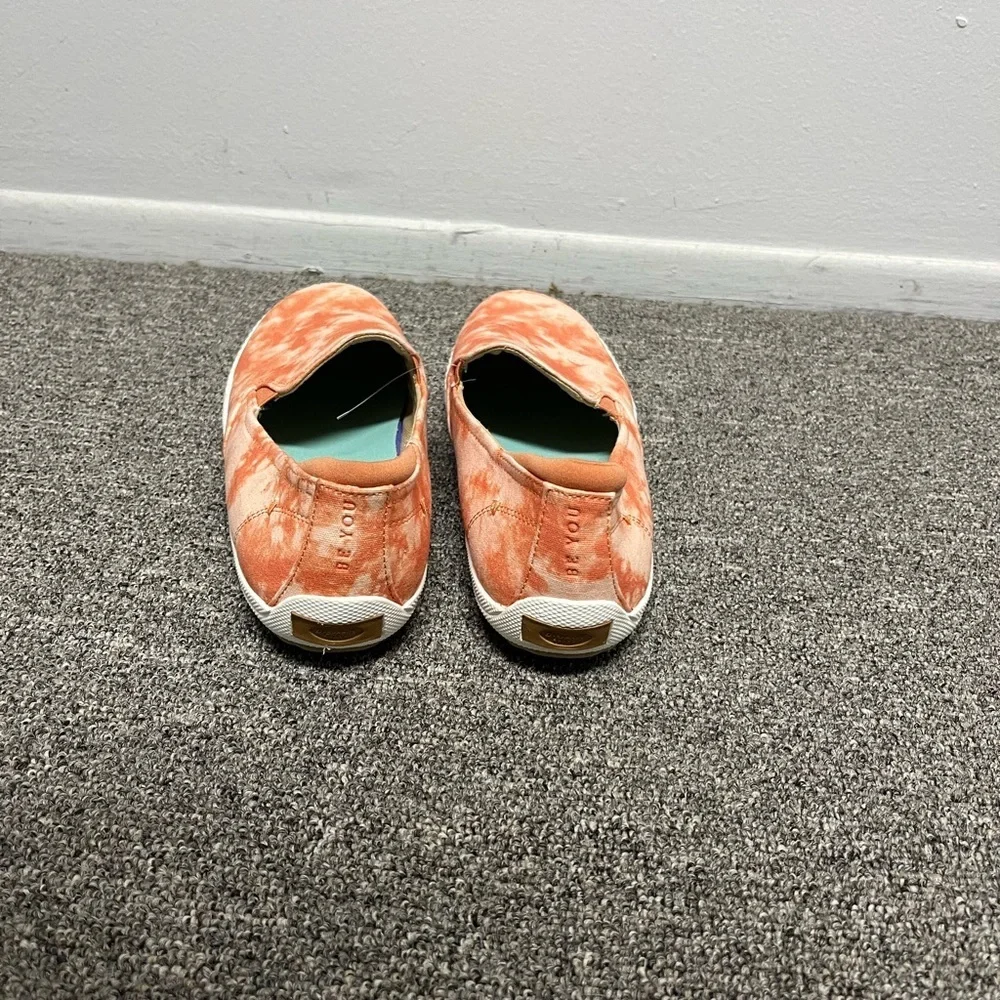 NWOT Dr. School’s Slip On Shoes Size 9